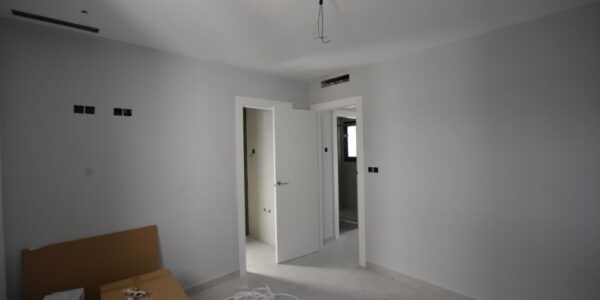 FSHS100125725